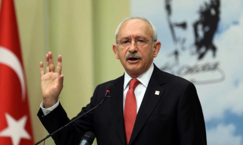 «Ξέρω ότι με παρακολουθούν, τα τηλέφωνά μου είναι παγιδευμένα»